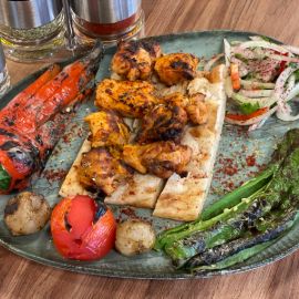 Zümrüd Kebap Lahmacun Pide (Servi)