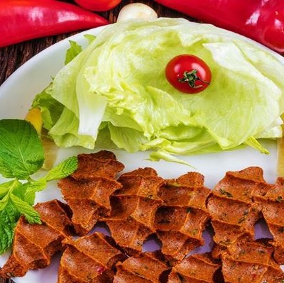 Meşhur Adıyaman Çiğ Köftecisi Ömer Aybak (Medrese)