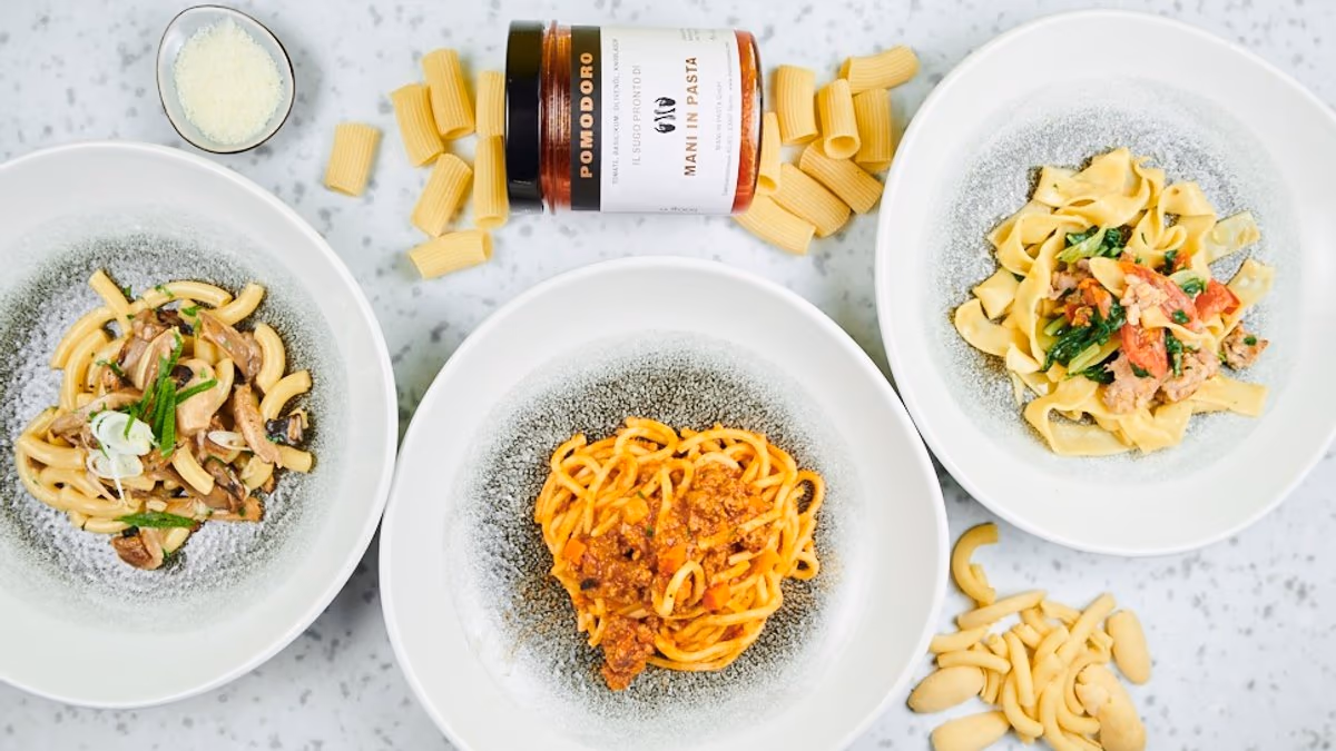 Mani in Pasta