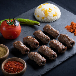 M Plus Cafe Restaurant (Alipaşa)